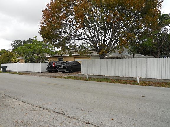 4th image of 3290 NE 10th Avenue