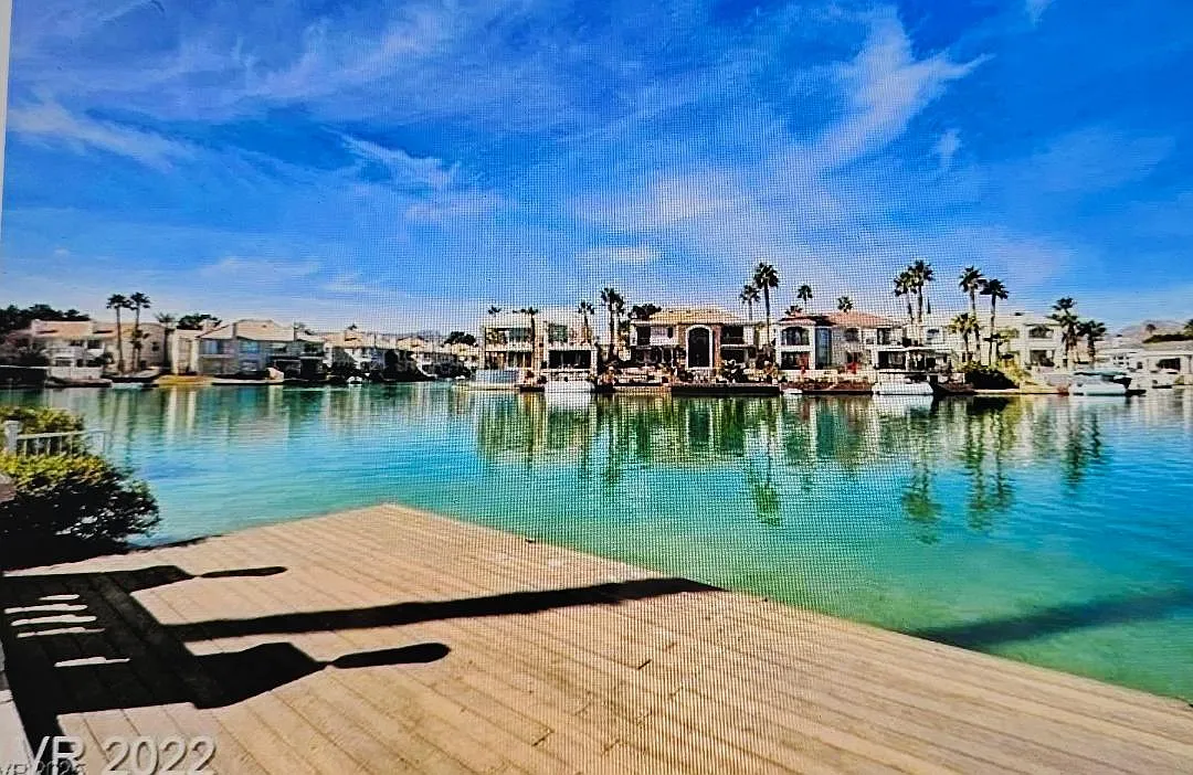 2 bed, 2.5 bath, 2165 sqft, $3,150 — Photo 2