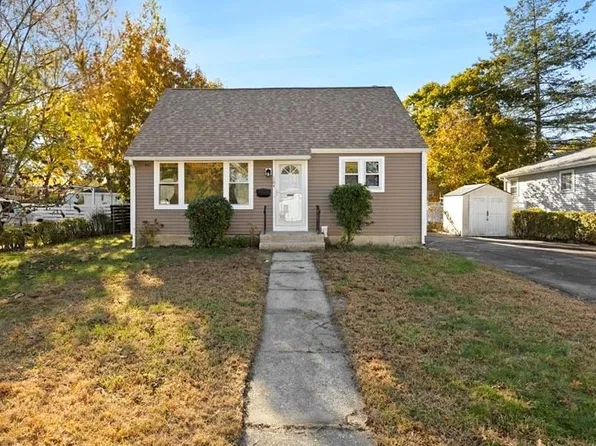 164 Falcon Ave, Warwick, RI 02888