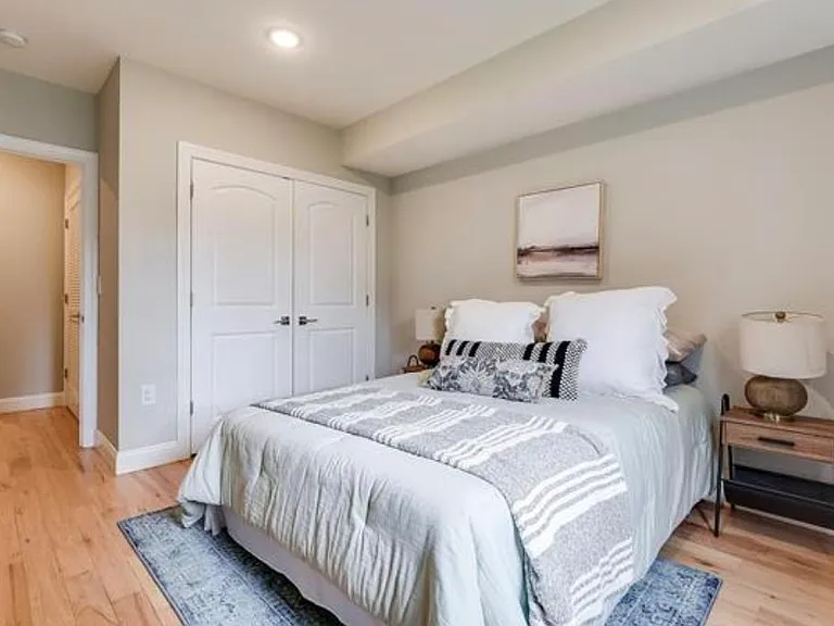 25 Saint Pauls Ave #1A — Photo 17