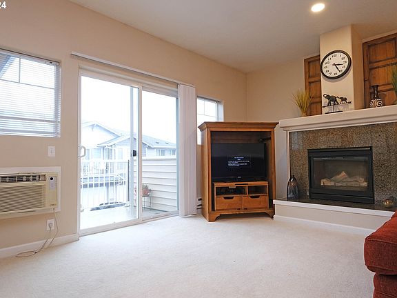 5th image of 15130 SW Mallard Dr Unit 203