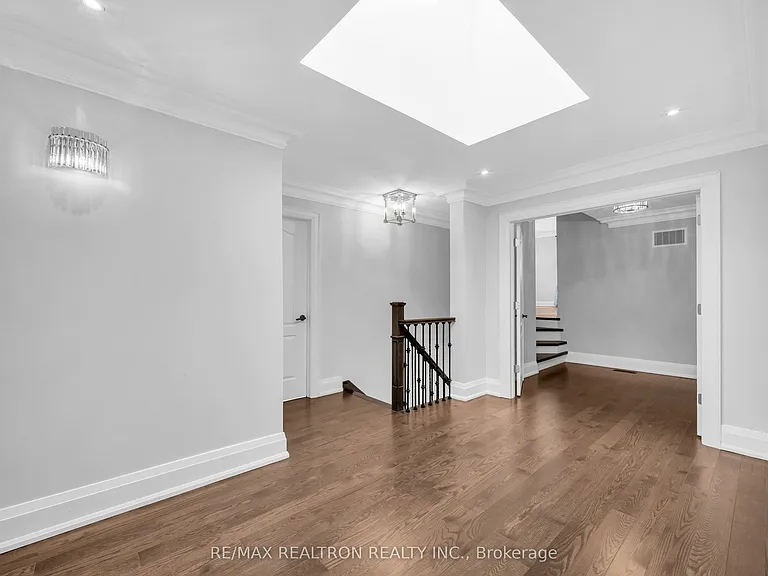 26 Liebeck Cres — Photo 11