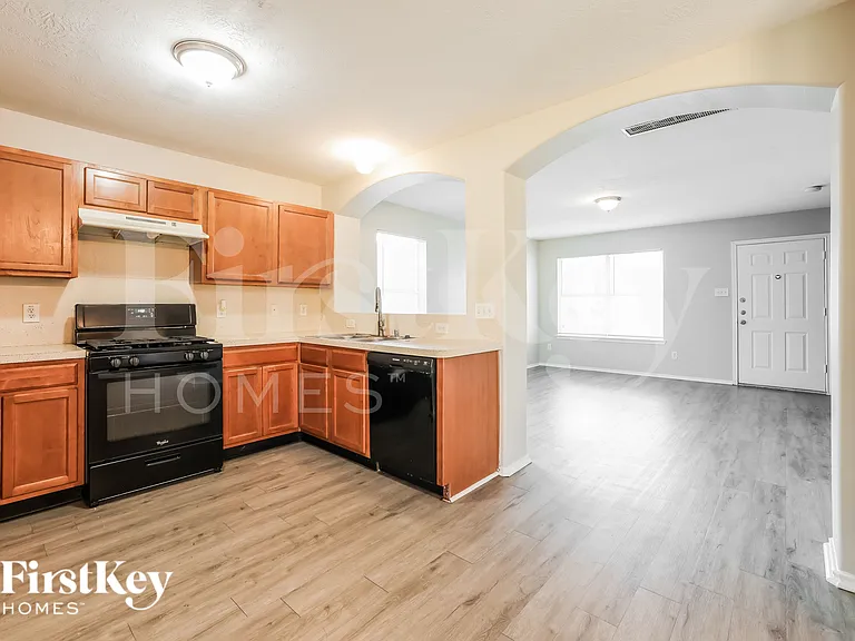 7507 Kennemer Dr — Photo 5