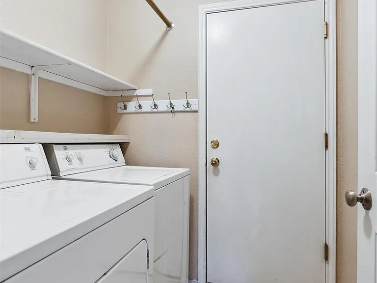 107 McCarthur Dr — Photo 11