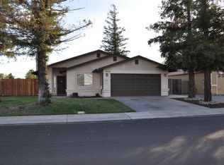 3606 Castlepark Dr, Riverbank, CA 95367