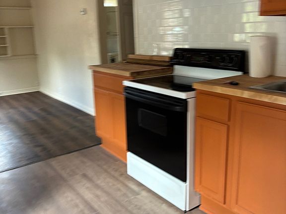 5th image of 5731 Mitchell Ct