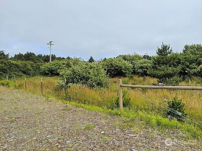 4th image of 863 Ocean Shores Boulevard NW