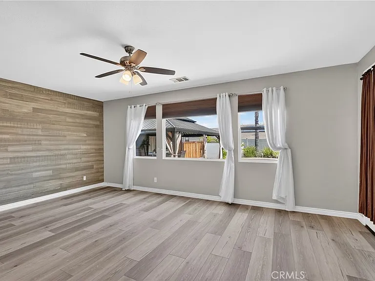 27436 Freedom Ln — Photo 13