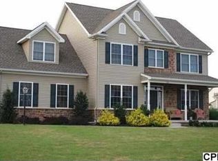 220 Evergreen Dr, Boiling Springs, PA 17007