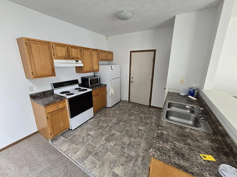 748 W Belmont Ave — Photo 4