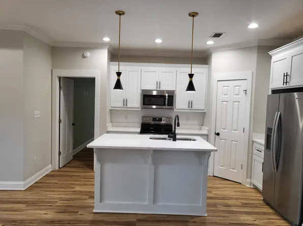 208 Jamestowne Way, Thomasville, GA 31757