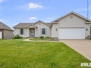 1992 Plum Tree Rd, Bettendorf, IA 52722