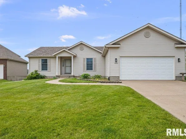 1992 Plum Tree Rd, Bettendorf, IA 52722