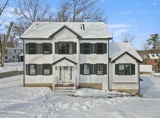 12 Lands End Rd, Tyngsboro, MA 01879