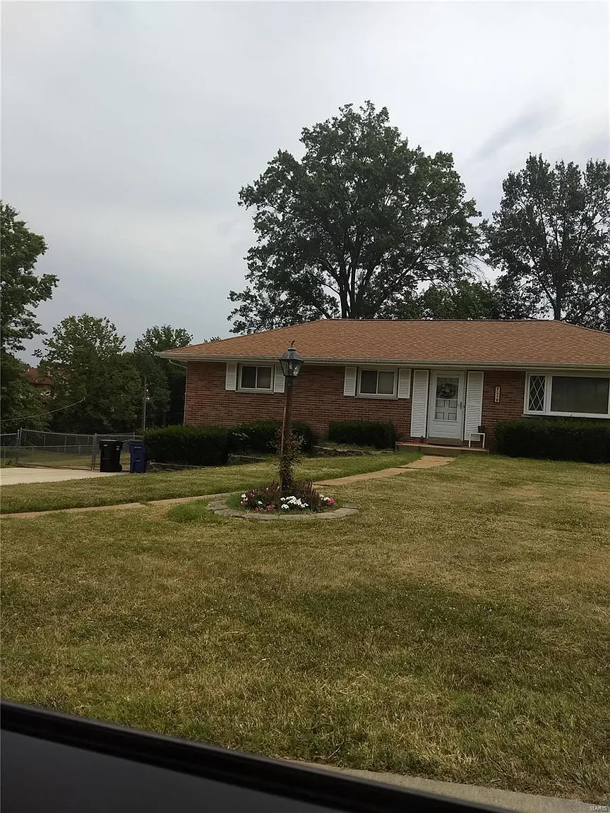 2549 Rolens Dr photo 1