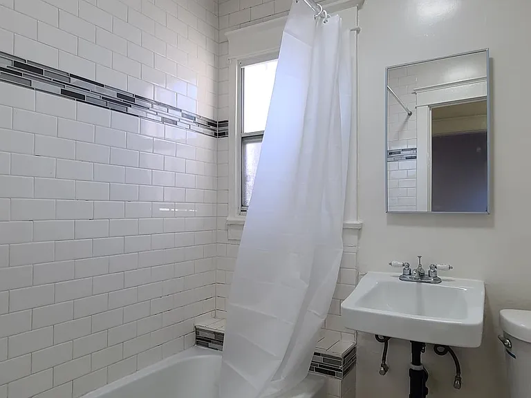 1195 W 30th St #1/2 — Photo 2