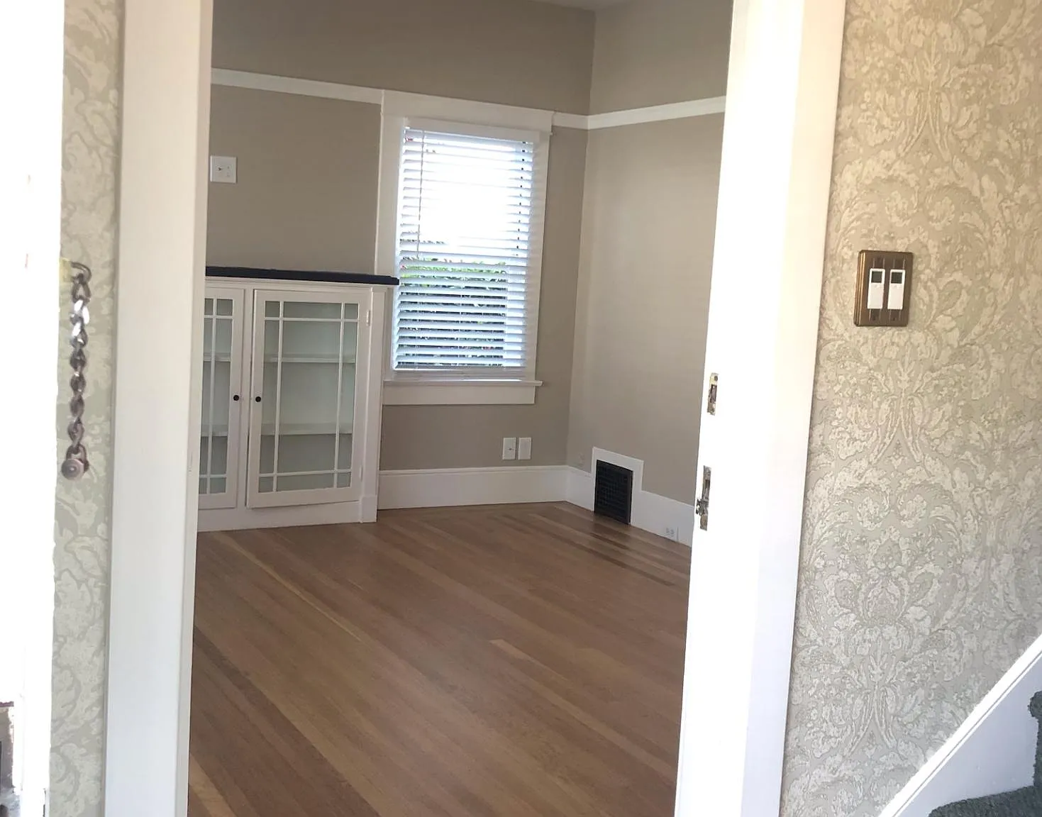 2 bed, 1000 sqft, $2,500 — Photo 4