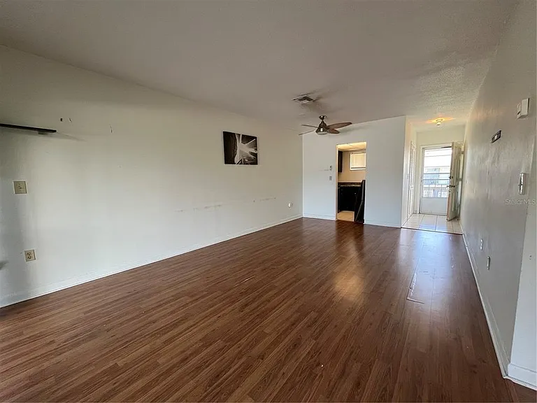 1014 E South St #16 — Photo 3
