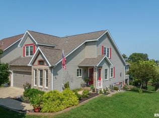 31 Lake Ridge Ct, Bloomington, IL 61701