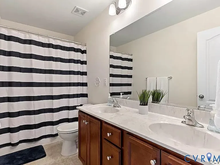 16913 Thornapple Run — Photo 23
