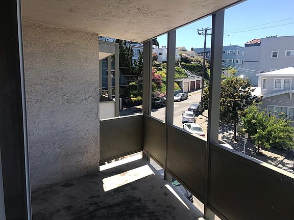 4th image of 456 Wayne Ave #309