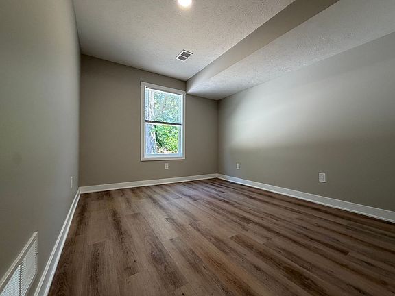 3rd image of 310 Allen Ave #1