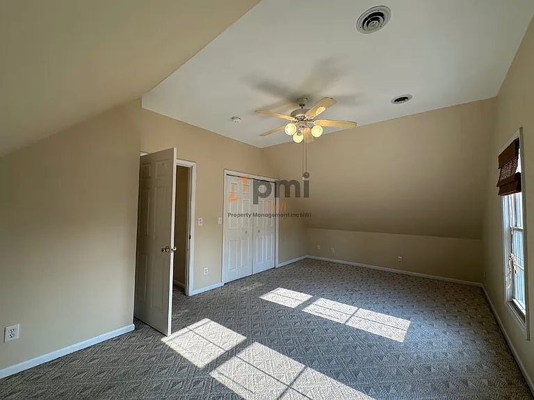 203 Locust St — Photo 12