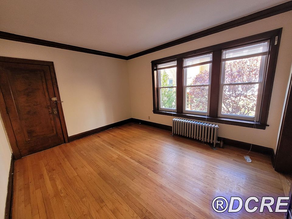 1st image of 5704 W Barry Ave #1F