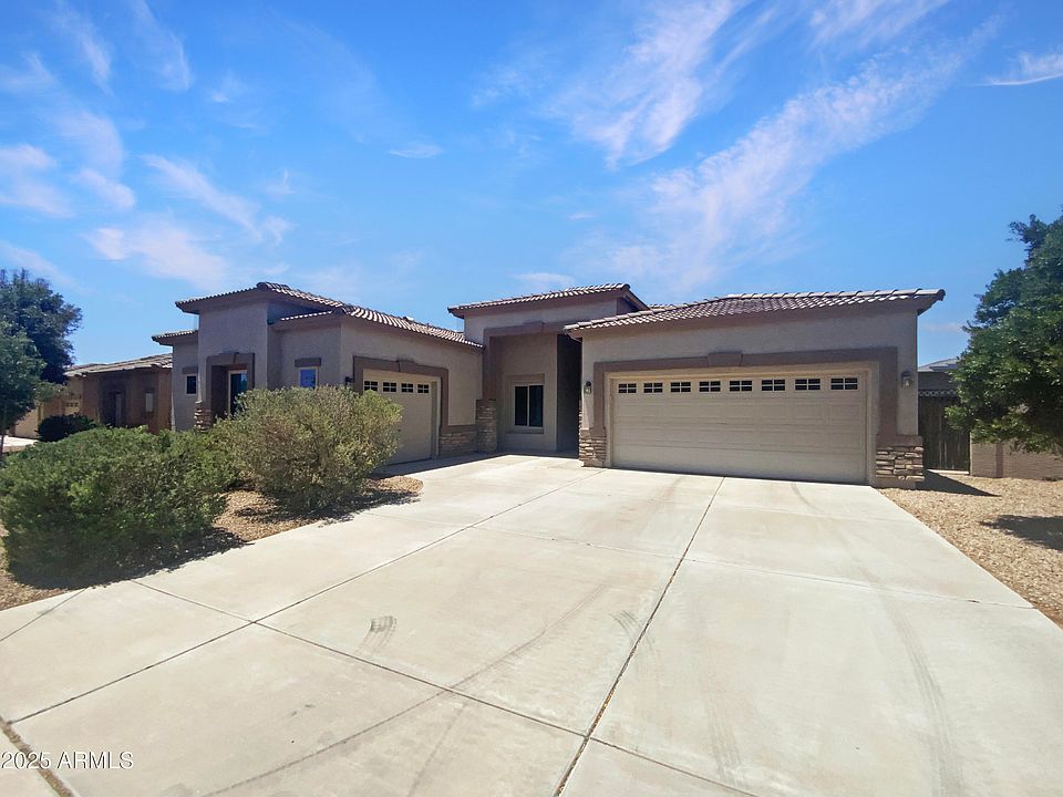1st image of 2971 N ROSEWOOD Avenue