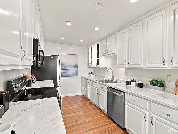 5th image of 352 Innisfree Dr