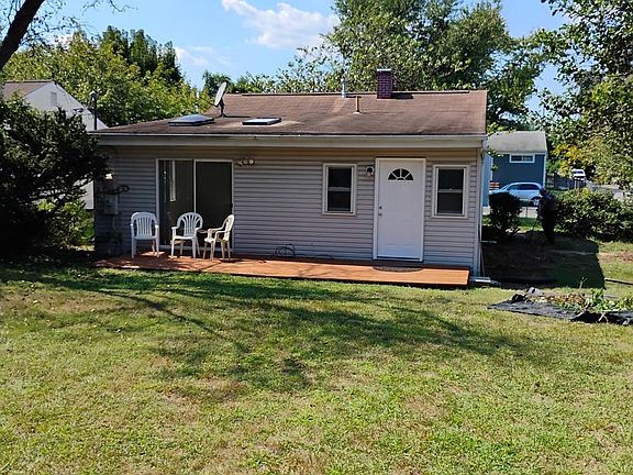 4th image of 933 Andrews Rd