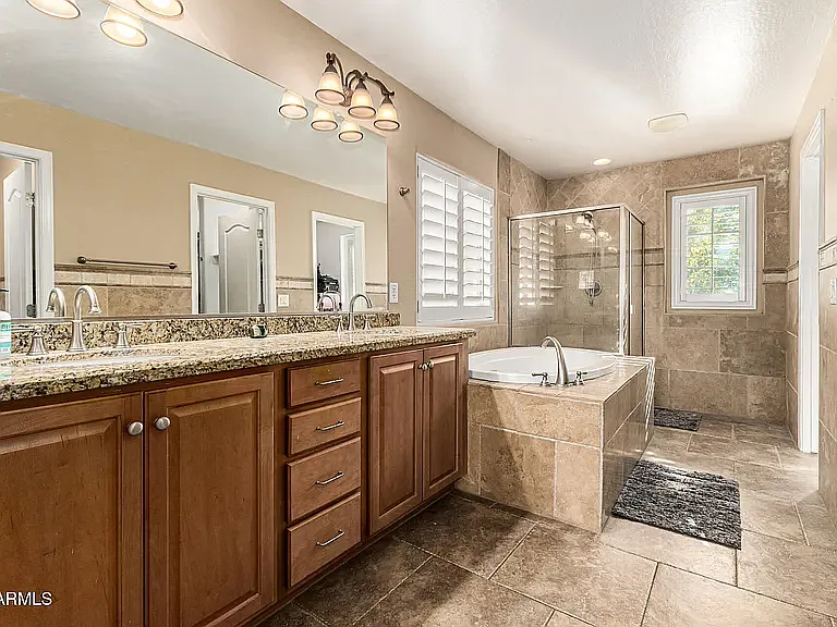 2858 E Shannon St — Photo 10