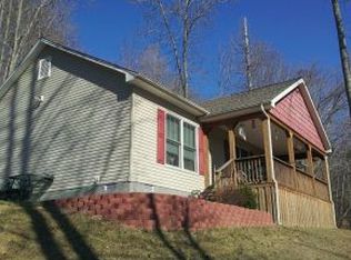 202 Honeysuckle Ln NE, Norton, VA 24273