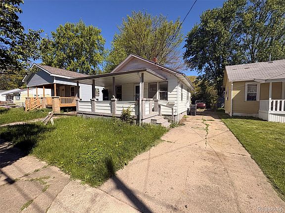 2nd image of 814 Alvord Ave