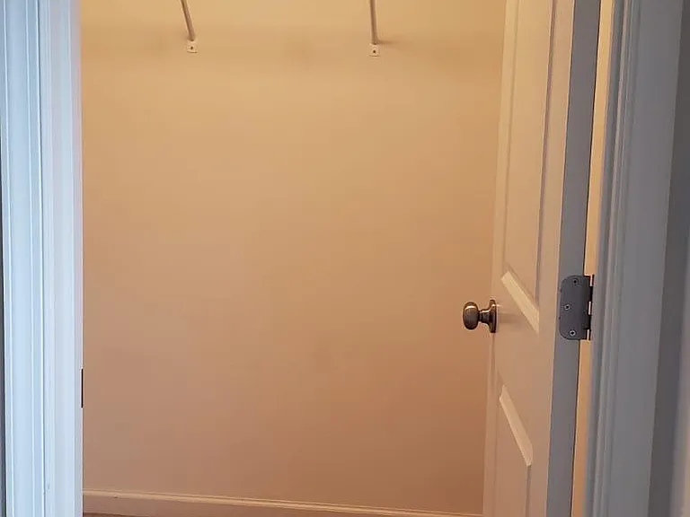 6428 Creekbend Dr — Photo 16