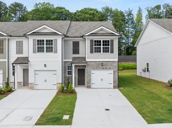 5998 Skylar Dr S, Fulton, GA 30331