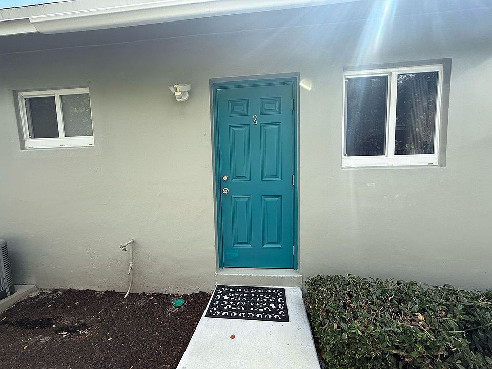 1st image of 921 SW 29th St Unit 2