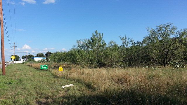 2nd image of 8425 Hwy 87