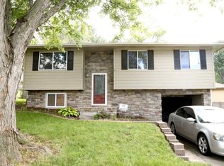 13621 Birchwood Ave, Omaha, NE 68137