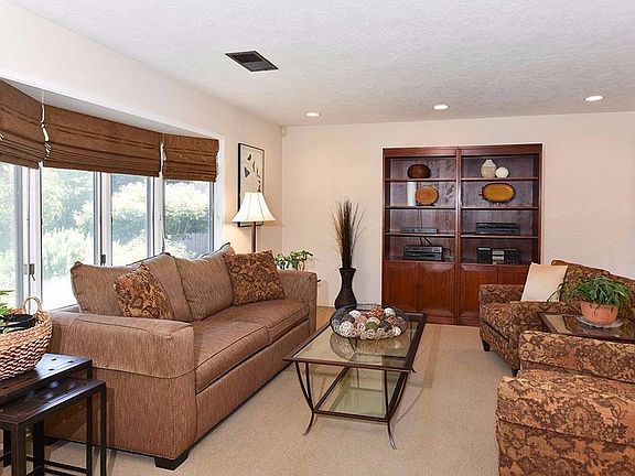 4th image of 3318 Scenic Dr