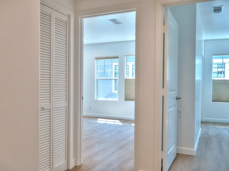 65 N Sierra Bonita Ave #1 — Photo 13