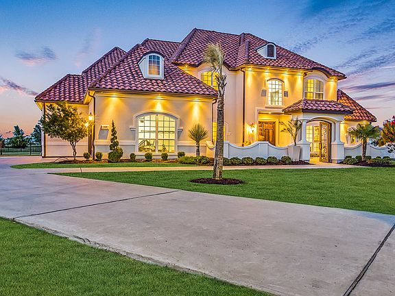 4th image of 328 Bastrop Blvd