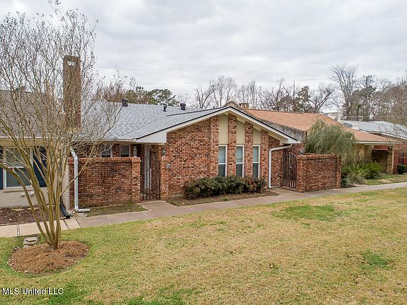 2nd image of 706 Melrose Montebello Pkwy