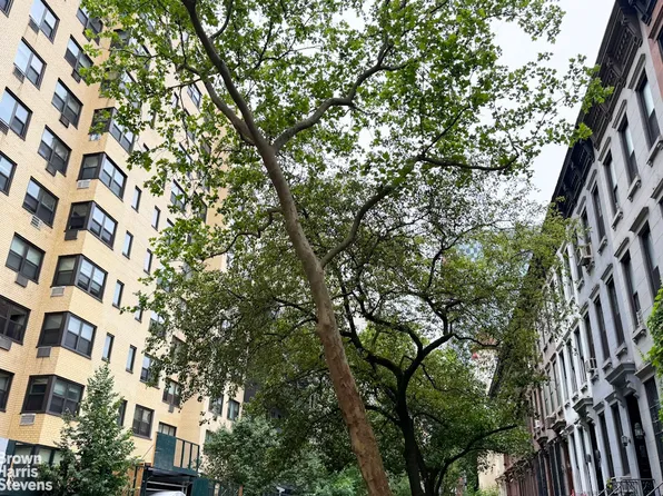315 East 69th Street 7G image 16 of 16