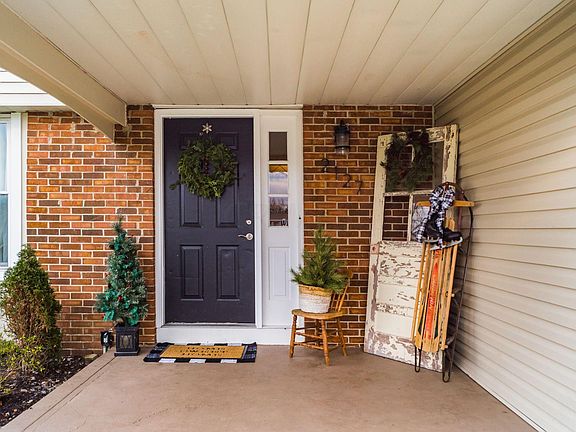 4th image of 2127 Stonington Ln