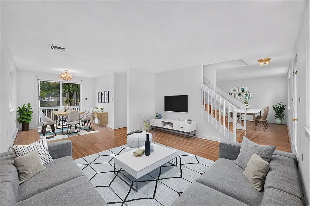 3 bed, 1.5 bath, 1470 sqft, $3,500 — Photo 2