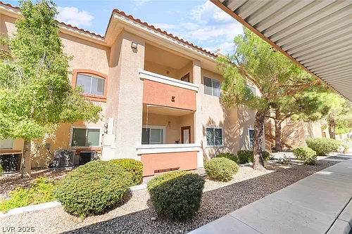 1050 E Cactus Ave Photo 1