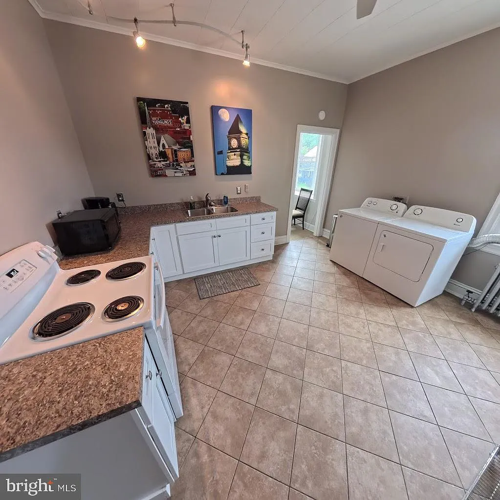 2 bed, 1258 sqft, $1,700 — Photo 3