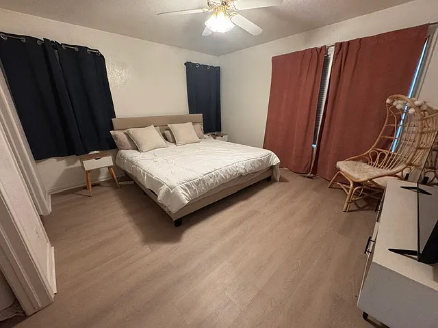 10798 Dayton Way — Photo 21