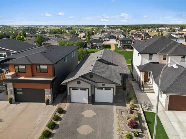 220 S Sierra Rd SW, Medicine Hat, AB T1B 4Y6
